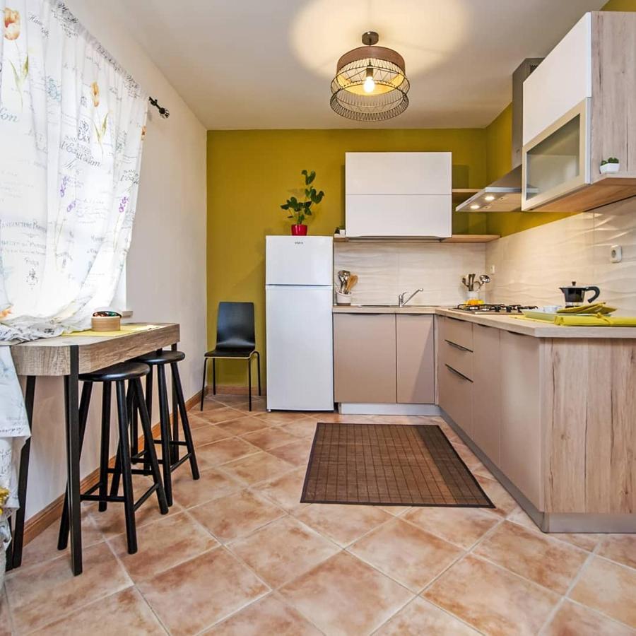 Casa Valeluna Ровин Екстериор снимка