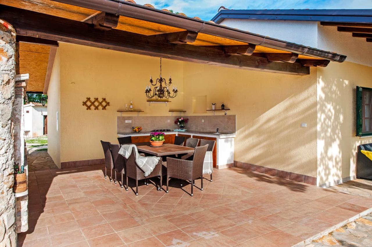 Casa Valeluna Ровин Екстериор снимка